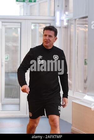 Oriam Sport Performance Center, Riccarton, Edinburgh, Schottland, Großbritannien. 17 Dez, 2019. Herzen Manager Daniel Stendel Medien Konferenz vor der Bundesliga vs Celtic. Quelle: Eric mccowat/Alamy leben Nachrichten Stockfoto