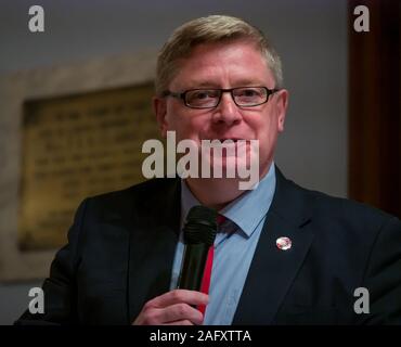 Saltoun Kirk, East Lothian, Schottland, UK allgemeine Wahl 2019 Bundesbuerger zur Wahl als MP: Martin Whitfield Scottish Labour Party Kandidat Stockfoto