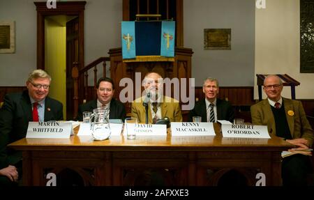 Saltoun Kirk, East Lothian, Schottland, UK allgemeine Wahl 2019 Bundesbuerger zur Wahl als MP. Martin Whitfield, Scottish Labour Party Kandidat, Craig Hoy, Schottischen Konservativen & Unionist Party Kandidat, David Sisson, UKIP Candidate, Kenny MacAskill, Scottish National Party (SNP) Kandidat, Robert O'Riordan, schottischen liberalen Demokraten Kandidat Stockfoto