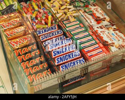 Schokolade in einem Shop wie Mars, Snickers bars Bars und Twix. Stockfoto