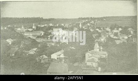 . Geschichte der Chautauqua County, New York, und seine Menschen. Es e.Ausweichen, 1894-97, Dana J. Sa, 1904-07; Herbert R. Bennett, 1908-19; Loye T. Durrand, 1920. Den vollen Wert von busti Immobilien 1918 $ 1,022,784; entzerrt, $ 802,446. Charlotte - Für die hundertjährige Geschichte ofChautauqua Grafschaft im Jahre 1904 veröffentlicht, ObedEdson Chautauquas, vor allem Historiker, nowpassed auf die ewige Ruhe, bereit, eine Geschichte ofCharlotte, seiner Heimatstadt, der Szene der Aktivitäten seines Vaters, Richter John M. Ed-Sohn und seiner Väter Schritt - Vater, Major Sam-uel Sinclear. Die Geschichte ist hier deutlich auf, Stockfoto