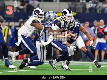 Dec 15, 2019 - Los Angeles Rams Quarterback Jared #16 Goff ist durch Dallas Cowboys cornerback Jourdan Lewis Nr. 27 während ein NFL Spiel zwischen den Los Angeles Rams und die Dallas Cowboys bei AT&T Stadium in Arlington, TX Dallas besiegt Los Angeles 44-21 Albert Pena/CSM entlassen. Stockfoto