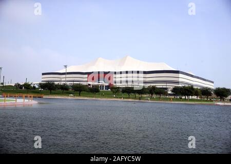 Eine allgemeine Ansicht der Al Bayt Stadion in Doha, Katar. Stockfoto