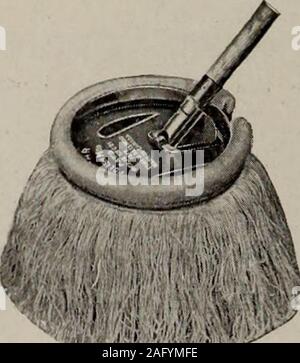 . Hardware merchandising März-juni 1917. Die Monate begannen zu looklike Jahre, viele eine Beschwerde regis-ten mit liebevoller Johannes - und Johnthought wieder. o-o-o, der ein ziemlich erfinderisch Drehen thisyoung home-Builder entwickelte ein contriv- ance, die Cut-out das Knie-drill andallowed Wifey zu Staub und sauber thefloors stehend. Es war ein Mopp - Amighty Rohöl Angelegenheit, sondern eine Mop nur Thesame. Dann John zog in die Stadt. Hier hisnew nach Hause, zu seiner eigenen Spezifikationen gebaut, war fertig mit Hartholzböden, forMa und Pa auf dem sanitationidea verkauft wurden. Sie würden den littleJohns und Marys in einem Haus Stockfoto