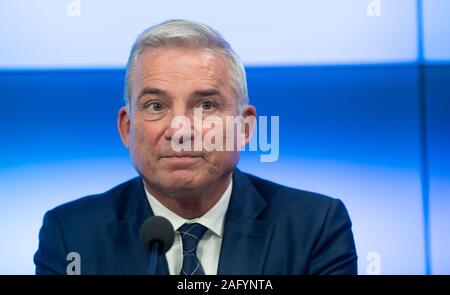 Stuttgart, Deutschland. 17 Dez, 2019. Thomas Strobl (CDU), Innenminister von Baden-Württemberg, nimmt teil an einer Pressekonferenz. Credit: Marijan Murat/dpa/Alamy leben Nachrichten Stockfoto