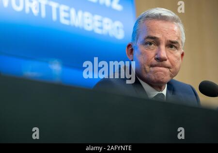 Stuttgart, Deutschland. 17 Dez, 2019. Thomas Strobl (CDU), Innenminister von Baden-Württemberg, nimmt teil an einer Pressekonferenz. Credit: Marijan Murat/dpa/Alamy leben Nachrichten Stockfoto