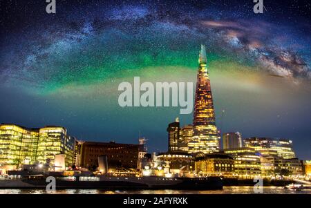 August 17, 2019 - London, Vereinigtes Königreich. Der Shard ist wohl das Wahrzeichen von London, hoch über allen anderen Wolkenkratzer und mit Stockfoto