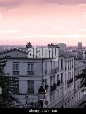 Frühen pink morgen in Paris. Stockfoto