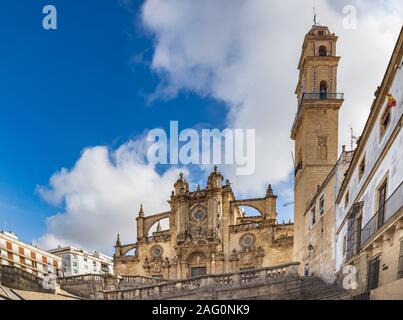 JEREZ DE LA FRONTERA, SPANIEN - ca. November 2019: Die Kathedrale von Jerez de la Frontera in Andalusien, Spanien Stockfoto