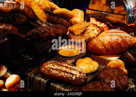 Leckere frische Brötchen cupcakes Bäckerei Restaurant Stockfoto