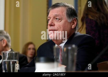 United States Vertreter Tom Cole (Republikaner von Oklahoma), Ranking, US-Ausschuss für Regeln, spricht während einer uns Hausordnung Ausschuss Anhörung zum Amtsenthebungsverfahren gegen Präsident Donald Trump, Dienstag, Dezember 17, 2019, auf dem Capitol Hill in Washington. Credit: Andrew Harnik/Pool über CNP | Verwendung weltweit Stockfoto