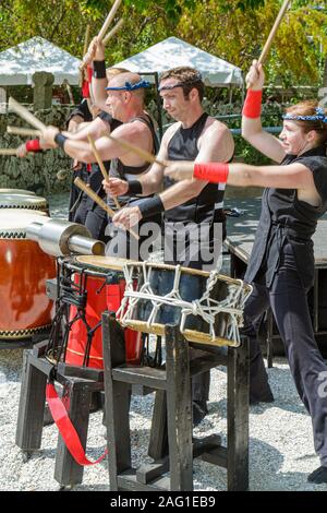 Miami Florida, MacArthur Causeway, Ichimura Japanese Garden, Haru Matisuri Spring Festival, Fushu Daiko Drummers, Performance, Teamwork, Besucher reisen Trave Stockfoto