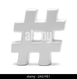 Hashtag Symbol Skulptur isoliert auf weißem Hintergrund. Stockfoto