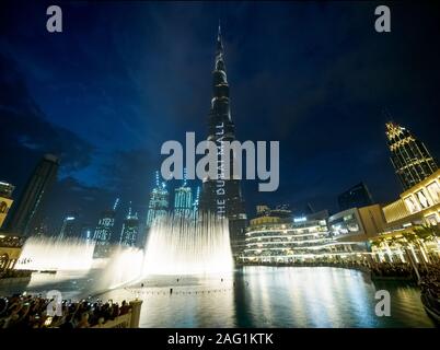 Dubai, Vereinigte Arabische Emirate - 13. Dezember 2019. Burj Dubai, das höchste Gebäude der Welt. Stockfoto