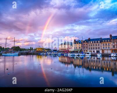 Double Arc-en-ciel sur le Port de Honfleur Stockfoto