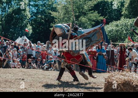 07/07/2018 Wojnowice, Polen, Turnier, Ritter' Match auf dem Schlachtfeld Stockfoto