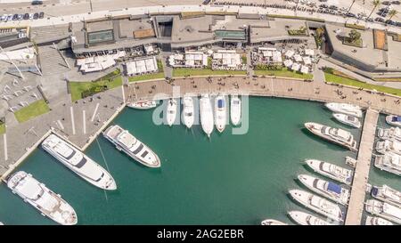 Geschäfte und Restaurants am Zaytouna Bay, Beirut, Libanon Stockfoto