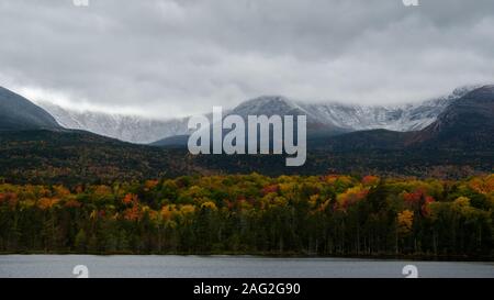 Mount Katahdin von Sandy Stream Teich, Baxter State Park, Maine Stockfoto