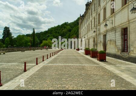 Die mairie/Hotel de Ville am Boulevard Charlemagne in Brantôme, Dordogne, Frankreich Stockfoto