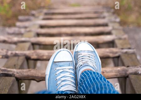 Den Dachboden auf die alte hölzerne Treppe. Stockfoto