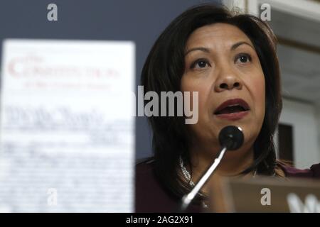 Washington, District of Columbia, USA. 17 Dez, 2019. United States Vertreter Norma Torres (Demokrat aus Kalifornien), spricht während einer uns Hausordnung Ausschuss Anhörung zum Amtsenthebungsverfahren gegen Präsident Donald Trump, Dienstag, Dezember 17, 2019, auf dem Capitol Hill in Washington Quelle: Jacquelyn Martin/CNP/ZUMA Draht/Alamy leben Nachrichten Stockfoto