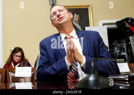 United States Vertreter Doug Collins (Republikaner für Georgien), Ranking, US-Repräsentantenhauses, während einer uns Hausordnung Ausschuss Anhörung zum Amtsenthebungsverfahren gegen Präsident Donald Trump, Dienstag, Dezember 17, 2019, auf dem Capitol Hill in Washington. Credit: Jacquelyn Martin/Pool über CNP | Verwendung weltweit Stockfoto