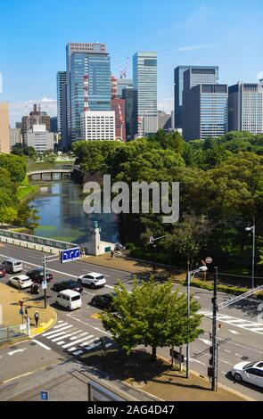 Blick auf die Skyline vom Nationalen Museum für Moderne Kunst, Tokyo, Japan Stockfoto