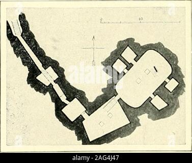 . Égypte. Abb. 262. - Le mastaba - Pyramide dun-des-Apis, Sakkarah. (Daprès Mariette.) Plein, Sauf lescalier, qui Datei droit, delangle Nord-Est du massiv Oriental aupalier ménagé sur la porte, et de làau Sommet des Deux Tours. La rayée façadeétait de Quatre cavités lesquatre mâts banderolles Gießen ein. Une pairedobélisques et des colosses se dressaienten Avant le dos au pylône, La face àla Ville (Abb. 247), précédés souventpar de longues Alleen de Sphinx oude béliers (Abb. 248), et tous ILS-pro-. louze Colonnes sur df Rangs: une Rampe endescend dans la Cour, qui est à bordée au Sud, dass et a lO Stockfoto