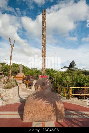 Denkmal markiert den Äquator am Intiñan Museum in der Stadt von Quito, Ecuador. Stockfoto