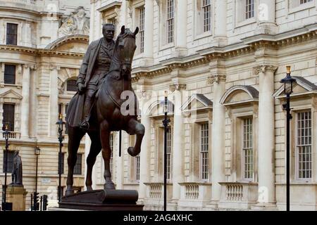 Earl Haig Denkmal, mit dem Bankett- Haus im Hintergrund, Whitehall, Westminster, London, England. Stockfoto