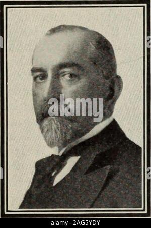 . Überprüfung der Bewertungen und der Welt arbeiten. HON. GEORGE B. CORTELYOU. (Vorsitzender des Republican National Committee.) tiently betrachtet die Verdienste des severalmen erwähnt. Aus verschiedenen Gründen, die nameof Alle, die politische Erfahrung madehim scheinen zur Verfügung abgewiesen. Und schließlich, als wenn durch Inspiration, George S. Cortelyou wassuggested. Es war ein Lichtstrahl auf eine vexa- problem. Der Präsident wusste Cortelyouthoroughly, wusste, was er gewesen war, zu Cleve - Land, und vor allem zu McKinley. Er hadlearned auf ihren realen Wert seinen qualitiesand seine Kapazität, - erste, durch die intim Stockfoto