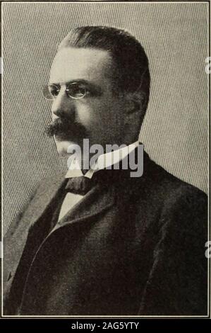 . Überprüfung der Bewertungen und der Welt arbeiten. HON. GEORGE B. CORTELYOU. (Vorsitzender des Republican National Committee.) tiently betrachtet die Verdienste des severalmen erwähnt. Aus verschiedenen Gründen, die nameof Alle, die politische Erfahrung madehim scheinen zur Verfügung abgewiesen. Und schließlich, als wenn durch Inspiration, George S. Cortelyou wassuggested. Es war ein Lichtstrahl auf eine vexa- problem. Der Präsident wusste Cortelyouthoroughly, wusste, was er gewesen war, zu Cleve - Land, und vor allem zu McKinley. Er hadlearned auf ihren realen Wert seinen qualitiesand seine Kapazität, - erste, durch die intim Stockfoto