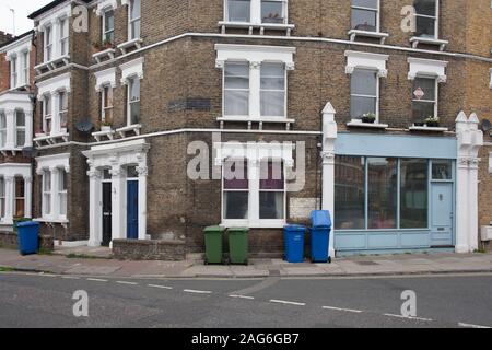 Häuser an der Austral Street und Brook Drive Ecke in Kennington als Schauplatz für Dexys Midnight Runners Videodreh für die Hit Single kommen auf Eileen 1982 Stockfoto