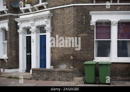 Häuser an der Austral Street und Brook Drive Ecke in Kennington als Schauplatz für Dexys Midnight Runners Videodreh für die Hit Single kommen auf Eileen 1982 Stockfoto