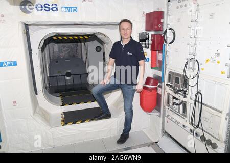 Köln, Deutschland. 10 Dez, 2019. Astronaut Matthias Maurer steht in einer Lerneinheit im Europäischen Astronautenzentrum (EAC) der ESA betrieben. Credit: Felix Hörhager/dpa/Alamy leben Nachrichten Stockfoto