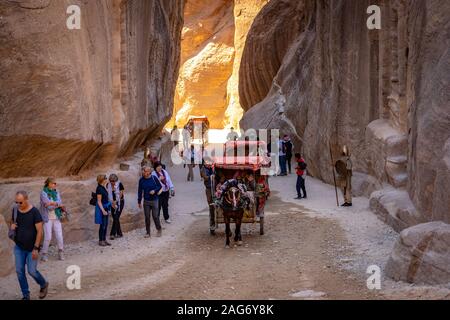 Petra, Jordanien - Kutschfahrt durch die al-Siq Stockfoto