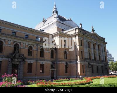 Die Schönheit der Blumen im Garten neben Nationaltheater in der europäischen Hauptstadt Oslo bei Ostlandet Bezirk in Norwegen Stockfoto