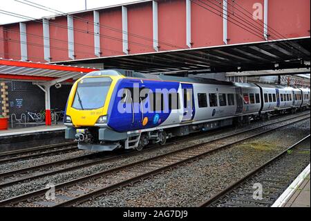 Eine neue CAF Civity 331 Klasse Elektrischer Triebzug in Crewe gesehen werden zu den Nördlichen Eisenbahnen vom Herstellerwerk in Llanwern geliefert Stockfoto