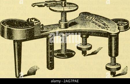 . Manual psychischer und physischer Tests: in zwei Teile: ein Buch von Richtungen, mit besonderem Bezug auf die experimentelle Untersuchung von Kindern im Labor oder Klassenzimmer zusammengestellt. r Abb. 48. politzers acoumeter. Von Titchener, Experimentelle Psychologie. (2) Rückkehr zu Instrumental Tests, finden wir, dass die Armbanduhr ist mostwidely verwendet. lis Vorteile sind seine Benutzerfreundlichkeit und Zugänglichkeit und itsrelatively kurze Reichweite. Die Nachteile sind, dass, wie bei jedem Instrument, es nicht hinreichend Rechnung die Kapazität zu testen, um zu sehen, dass ihre tickingis so vertraut, dass Illusionen der Hörfähigkeit häufig sind, und t Stockfoto