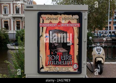 Reklametafeln Folter Museum in Amsterdam Die Niederlande 2019 Stockfoto