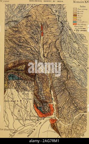 . Abhandlungen der geologischen übersicht von Indien. Rand und steigt dann ins Tal im Norden, steigende Turgegarh againslowly auf den Gipfel (3 834 t) auf der westlichen Seite der therecess. Durch diese Anordnung Teil der Kamm der Grat der Kalkstein und bunte Reihe der jurassischen Gruppe gebildet wird, wobei Letztere fromits Weichheit in hohen Klippen, die Masse sehr schwierig totraverse. Die Jurassic^ Felsen, insbesondere die bunte Teile, arelargely hier entwickelt. Die Trias Betten sind meist in verticalcliffs ausgesetzt und desto schwieriger Karbon Kalksteine bilden eine hohe Sitzbank Stockfoto