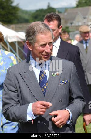 Seine Königliche Hoheit der Prinz von Wales besucht die Welsh National Schäferhund Versuche an Glanusk Park, Crickhowell, Powys heute (Freitag, 1/8/03). Der Besuch, bei dem der Prinz met Wettbewerber war der letzte seiner vier Tag Sommer Besuch in Wales. Stockfoto