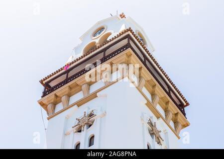 Nahaufnahme des Glockenturms der Basilika von Candelaria Stockfoto