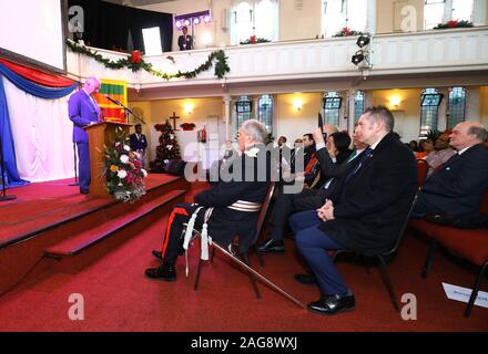 Der Prinz von Wales bei der Rede, als er ein Advent Service am Emmanuel Christian Fellowship Church in London besucht, die den von der Ostern Angriffe in Sri Lanka betroffen erinnern. Stockfoto