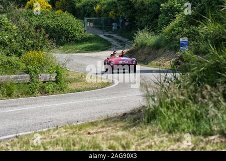 FERRARI 500 MONDIAL SPIDER SCAGLIETTI 1954 auf einem alten Rennwagen Rallye Mille Miglia 2018 die berühmte italienische historische Rennen (1927-1957) Stockfoto