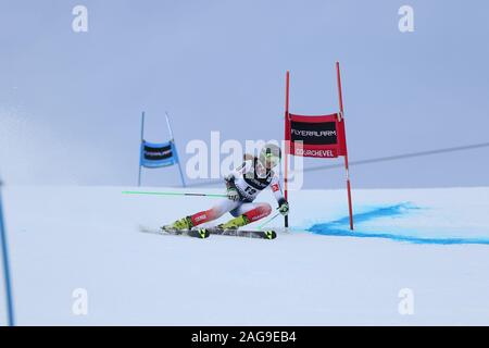 17. Dez 2019 Courchevel Frankreich Audi FIS Alpine Ski World Cup 2019/20 Junge französische Frauen Alpine Skifahrer Vorläufer der Frauen Riesenslalom Ski Schnee Stockfoto