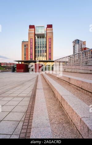 Die Baltischen Zentrum für Zeitgenössische Kunst Gateshead. Ehemalige Mühle jetzt eine Galerie für moderne Kunst. Stockfoto