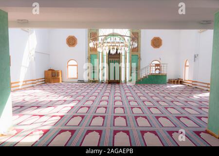 Kalibunar Moschee in Travnik, Bosnien und Herzegowina, Interieur, Januar 2019. Stockfoto