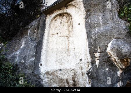 Assyrische Stelen, Archäologische Tal von Nahr el-Kalb, in der Nähe von Beirut, Libanon Stockfoto