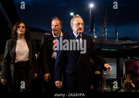 Camp Nou, Barcelona, Katalonien, Spanien. 18 Dez, 2019. Liga Fußball, Barcelona gegen Real Madrid, Florentino Perez Real Madrid Präsident der Ankunft in Camp Nou vor el Classic - Redaktionelle Verwendung Credit: Aktion plus Sport/Alamy leben Nachrichten Stockfoto